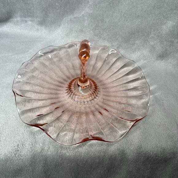 Vintage Pink Depression Glass Candy Dish Center Handle 7" - Picture 4 of 6